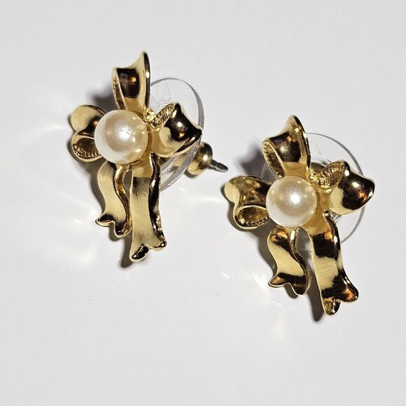 **Sale** Vintage Avon Gold Tone Faux Pearl Ribbon Bow Pierced Earrings Stud - Picture 12 of 12
